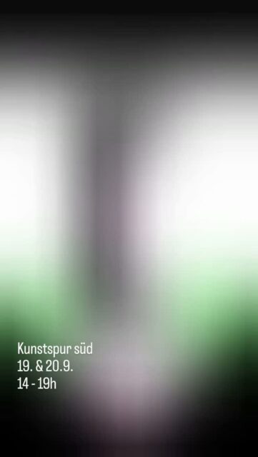 Nach der echt dollen Erfahrung „Kunstspur" im vergangenen Jahr öffne ich auch diesmal wieder meine Homebase in Essen für den kunstaffinen Pöbel :-) - und erkläre sie kurzerhand erneut zum Salong.
Zu sehen gibt es Allerlei aus meinem aktuellen künstlerischen Kosmos: Bilder, Gedanken und Experimente zwischen konzentriertem Starren und gepflegtem Abschweifen, nicht im klassischen Ausstellungsraum, sondern dort, wo Alltag, Rückzug und Inspiration aufeinandertreffen, wo man lebt, arbeitet, denkt und gelegentlich den Überblick verliert.
Dazu hoffe ich auf skurrile Gespräche, Begegnungen und vermutlich die eine oder andere Frage, auf die niemand eine abschließende Antwort erwartet.
In diesem Sinne - ich freue mich jetzt schon auf regen Besuch, auf Austausch und darauf, die Homebase für ein Wochenende ein wenig zu deprivatisieren. :-)
Kunstspur Essen Süd
19. und 20. September 2026
14 - 19 Uhr
Veranstalter: Kulturamt der Stadt Essen
Mit freundlicher Unterstützung der Sparkasse Essen
Copyright für die Werbegrafik © Ilke Koop - ilco design&grafik
#artistathome
#abstractart
#exhibition
#artlife
#kunstspuressen